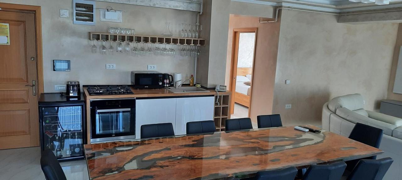 Apart Hotel Victor Mamaia Eksteriør bilde
