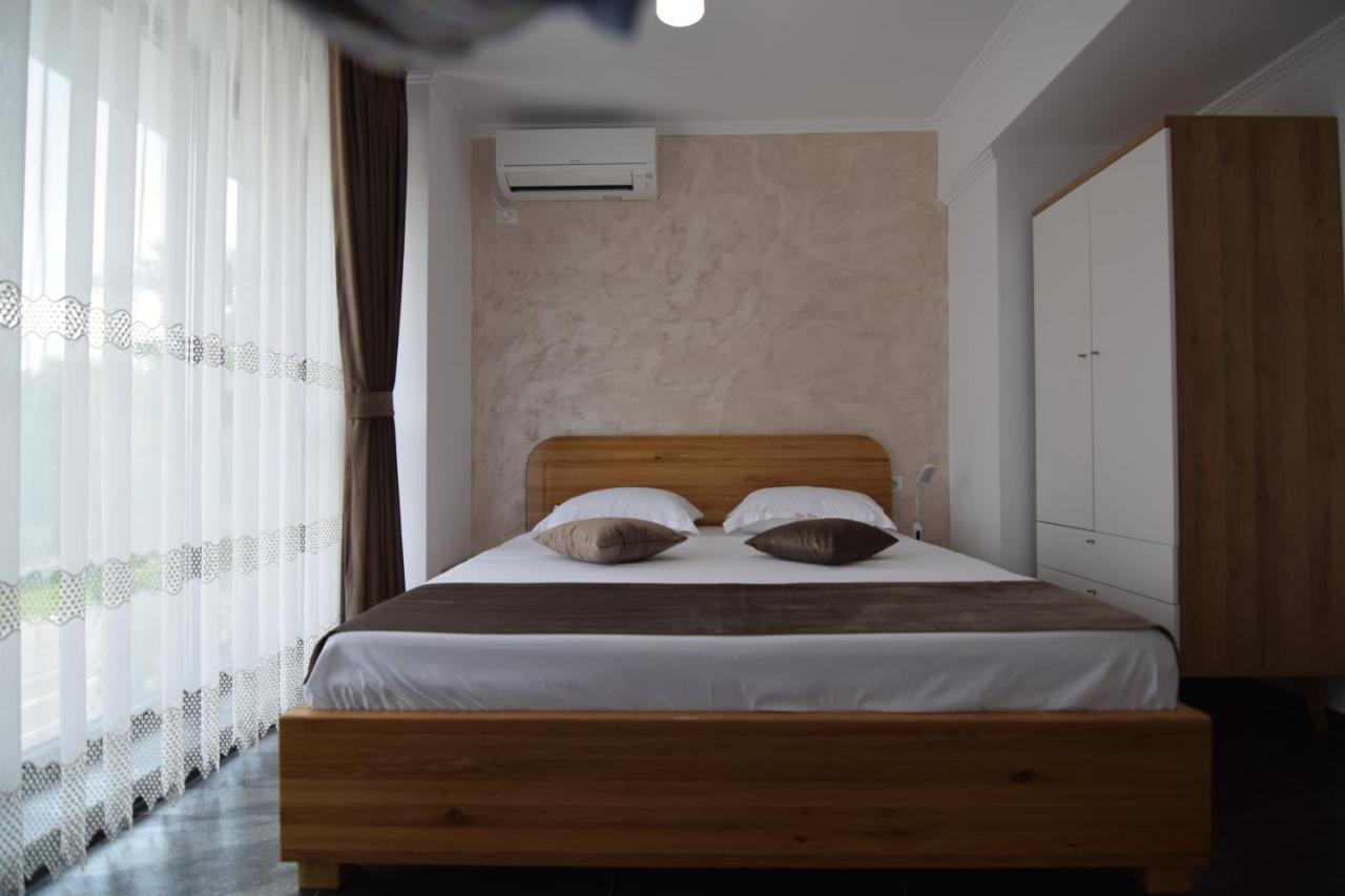 Apart Hotel Victor Mamaia Eksteriør bilde